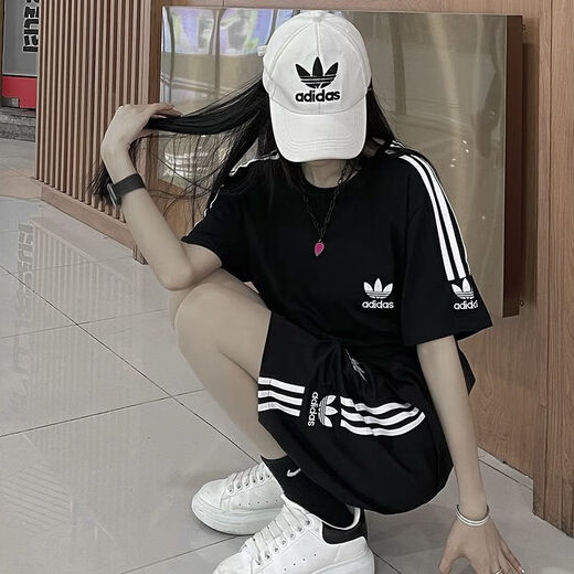 Adidas Clover Bordado casual Set Sports Sports Short Shorts Conjunto de camisetas Men y mujeres Summer Round Neck Set de dos piezas [conjunto de dos piezas] White 9889 Short Set 5XL 180-200Jin [Jin equivale a 0.5 kg]