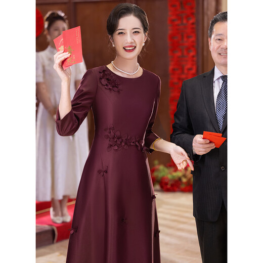 Paste Xi's mother-in-law mid-sleeve satin round neck mother's dress wedding banquet and family dinner dignified and elegant dress purple L
