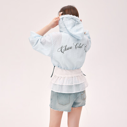 CHUU字母印花外套女2025夏季新品蕾丝边拼接遮阳透肤连帽长袖上衣 baby蓝 均码