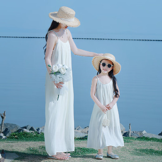 Chuangjingyi selects beach skirts for women, seaside vacation long skirts, mother-daughter parent-child outfits, dopamine outfits, summer 2025 new seaside, off-white, in stock, super good quality, not picky about body shape, 100 girls cm, weight 25-33 Jin Jin is equal to 0.5 kg