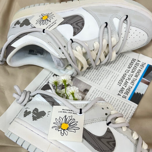 耐克（NIKE）球鞋定制DunkLow心相印高街户外复古做旧白灰低帮板鞋 DH9765-102 收藏加关注求买家秀 35.5
