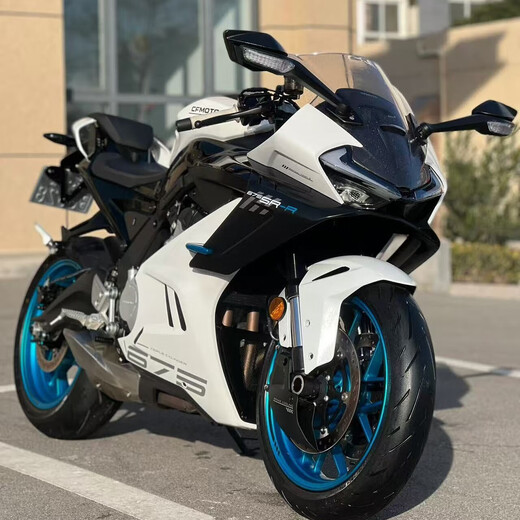 Chunfeng de segunda mano 675SR-S de tres cilindros de tres cilindros, autos de agua, carreras de autos de agua, Qianjiang QJ Race 800 Race 921 Motorcycle White