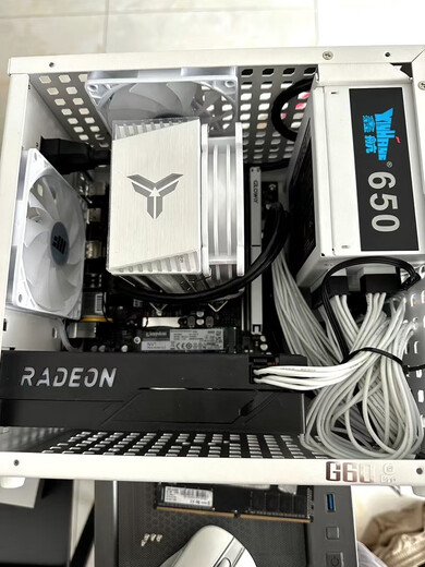 Fischnest 9015 Dünner Lüfter Desktop Host Computer Fall 9cm Lüfter Weiß 9215 Temperaturregelung Stille CPU Kühler 9015/9215 Temperaturregelregelung Dünner Lüfter weiß-weißes Licht