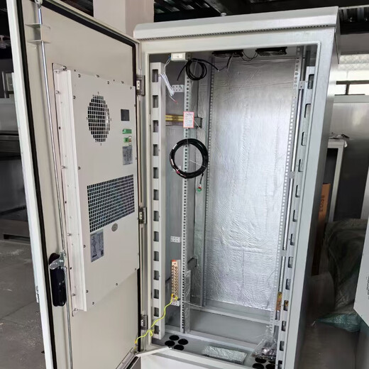 Outdoor cabinet with air conditioning power supply cabinet dustproof and waterproof customization 750*1700 stainless steel base station 2100 constant temperature 650*650*1200*1500W air conditioning Default 1
