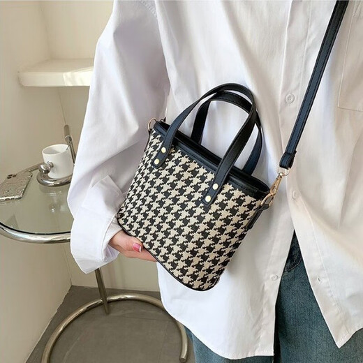 Bolsa de axila a cuadros de gran capacidad Nicho de moda y versátil Moda One-Ho-Ho-Ho-Hohor Crossbody Tote Bag Outumn and Winter Crossbody Color de color caqui