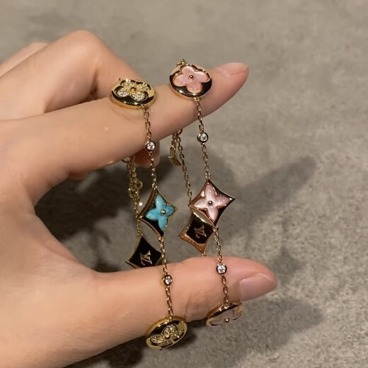 Fat Donglai's same 18k gold bracelet, four-leaf clover girlfriend's diamond-shaped 18k rose gold clover four-flower diamond high version, rose gold, diamond-shaped four-flower bracelet, pink shell 19.5cm