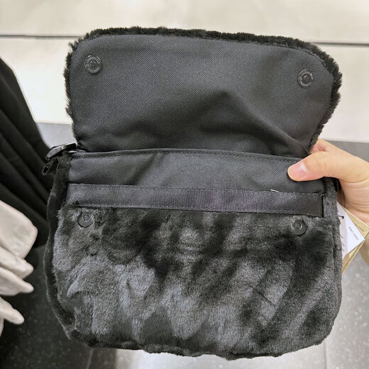 
Nike (NIKE) shoulder bag men's bag women's bag outdoor sports bag student casual bag plush shoulder crossbody bag FZ1326-010 black all size