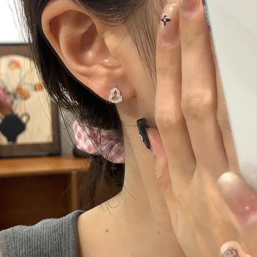 Qi Xiaomi gourd earrings for women sterling silver 999 ear piercing earrings for women niche design earrings screw twist buckle to sleep without removing a pair of small gourd earrings 999 pure silver