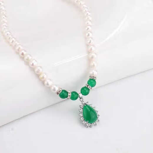 Fat Donglai's same style chalcedony pendant freshwater pearl necklace fashionable and elegant, lifelike rich pearl water drop silver set chain