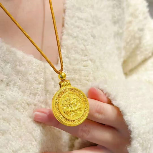 YIBIY gold-plated silver Unicorn Pi Xiu Eight Treasures Compass Pendant for Women Solid Hollow Lucky Pendant Necklace Collarbone Sweater Chain Unicorn Pi Xiu Eight Treasures Compass Pendant (Free Black Rope