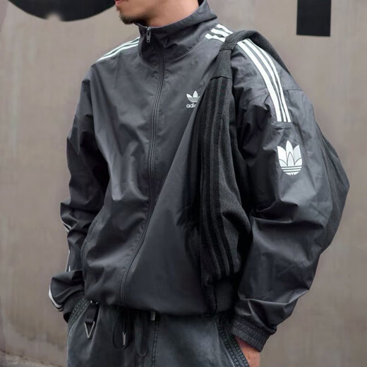 
ADIDAS Adidas Jacket Men and Women Three Stripe Sportswear Retro Loose Windproof Cardigan Three-Leaf Crock Stand-Link Jacket JI7533 Dark Gray M