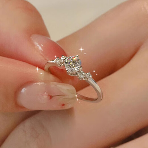 DR Proposal Diamond Ring Starry Series Moissanite Diamond Ring Sterling Silver Platinum Plated Proposal Ring as a Holiday Gift for Girlfriend 1 Carat Main Diamond Live Ring Adjustable Size