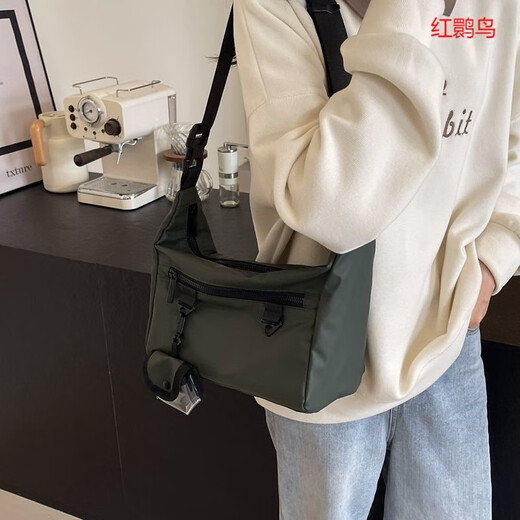 稻草人（MEXICAN）日系潮牌斜挎包机能大容量学生男女单肩时尚通勤百搭背包工 黑色