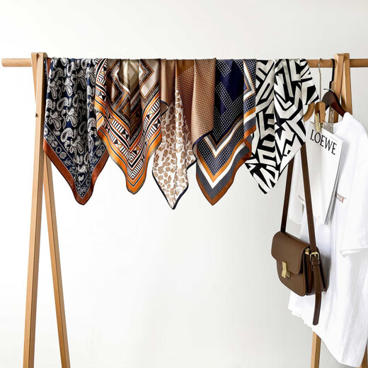 Navy Cashew 53 Bufanda cuadrada pequeña de seda Bufanda de seda coreana para mujer Bufanda de seda de morera Bufanda de moda geométrica Regalo ZS5353-Rejilla trasera beige 53*53