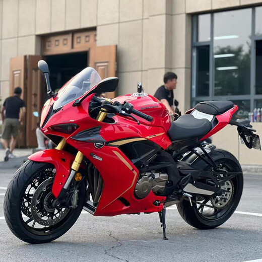 
Second-hand new Qianjiang QJ racing 600 four-cylinder water-cooled heavy motorcycle large-row sports car party racing spring breeze 675SR motorcycle black
