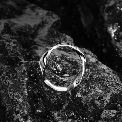 Liangshihuan S999 sterling silver earrings for men single pure silver ear piercing high-end Mobius earrings boys hoop earrings single