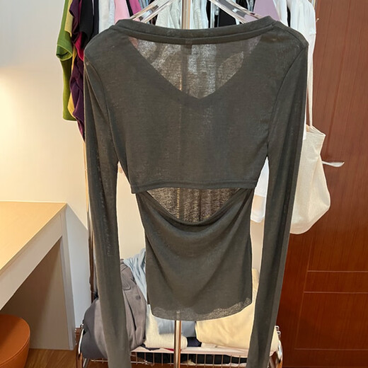 Camiseta de manga larga con protector solar hueco de verano del mismo estilo de Ran Yilan para mujer a principios de otoño nueva camisa con cuello en V delgada y espalda con fugas top de fondo fino 7371 Verde XL