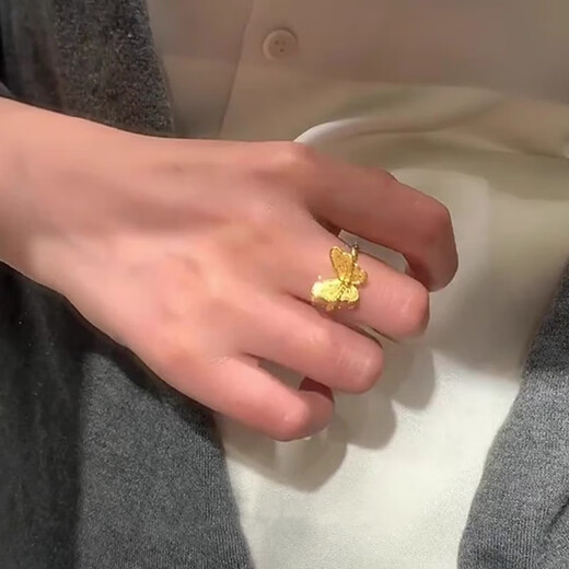 QMXD glittering butterfly ring for women, light luxury imitation sand gold, long-lasting index finger ring, niche design, personalized tail ring, butterfly ring, free exquisite gift box