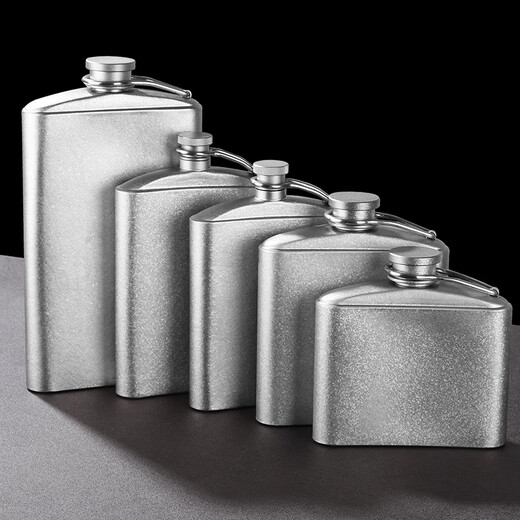 Lehongjun Japan imported pure titanium hip flask ultra-light portable outdoor travel camping high-end retro spirits liquor bottle pure titanium handle hip flask 2500ml
