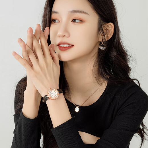 Caloric King Watch for Women 2025 Nouveau bracelet en peau de mouton Quartz Watch Light Luxury haut de gamme Sentiment Top dix cadeaux d'anniversaire pour la petite amie CK16855