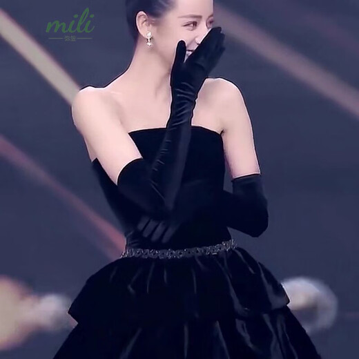 Japanese Reba same style long gloves velvet wedding dress bride taking photos French Hepburn style retro performance etiquette Black Reba same style velvet length