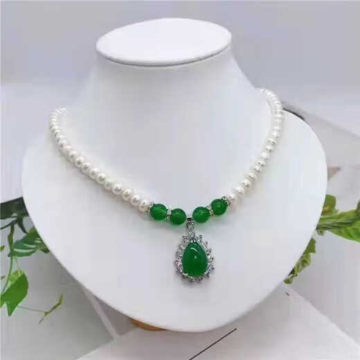 Fat Donglai's same style chalcedony pendant freshwater pearl necklace fashionable and elegant, lifelike rich pearl water drop silver set chain