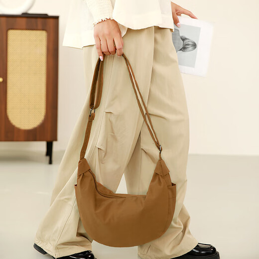 Nylon cloth Japanese large capacity shoulder bag dumpling bag lightweight casual versatile fashion trend simple crossbody bag for women khaki