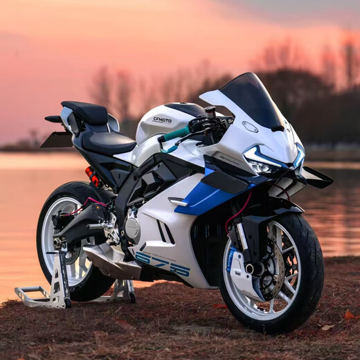 Chunfeng de segunda mano 675SR-S de tres cilindros de tres cilindros, autos de agua, carreras de autos de agua, Qianjiang QJ Race 800 Race 921 Motorcycle White