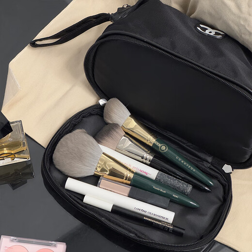 Cosmetic bag for women 2025 new high-end portable large capacity travel handheld storage bag big brand toiletry bag waterproof