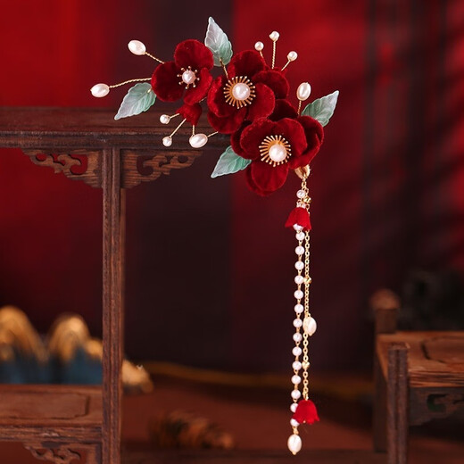 Butterfly Camellia roja Camellia Low Cheongsam Estilo antiguo con ropa tostada Cabezo chino Falda de la cara Accesorios para la altura de la novia Tres flores [1]