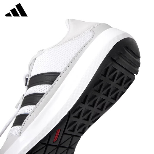 Adidas adidas Chaussures masculines Summer New Style Straggling Chaussures Chaussures pour femmes Mesh Mesh Breathable Non-Slip Resistant Casual Sports Shoes JP6630 [Produit authentique officiel, une fausse et dix amendes] 40 (245 mm)