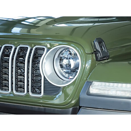 Deposit of 500 yuan for Jepp Wrangler Sahara four-wheel drive SUV hardcore off-road vehicle family design