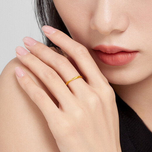 Lukfook Jewelry Fuman Heirloom Pure Gold Möbius Ring Ancient Method Gold Ring Solid Closed Price G01G0020DS No. 15-1.87g (including labor cost 144 yuan)