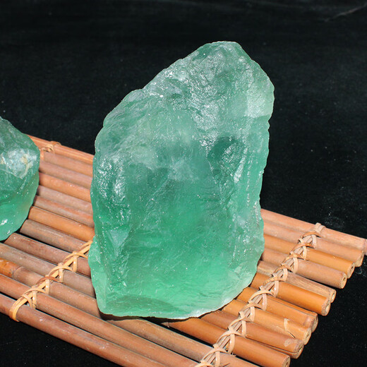 
One thing, one picture, natural color stone, green fluorite, rough ore specimen, large wool material, crystal gem, fish tank stone, R16859 fluorite, large chunk
