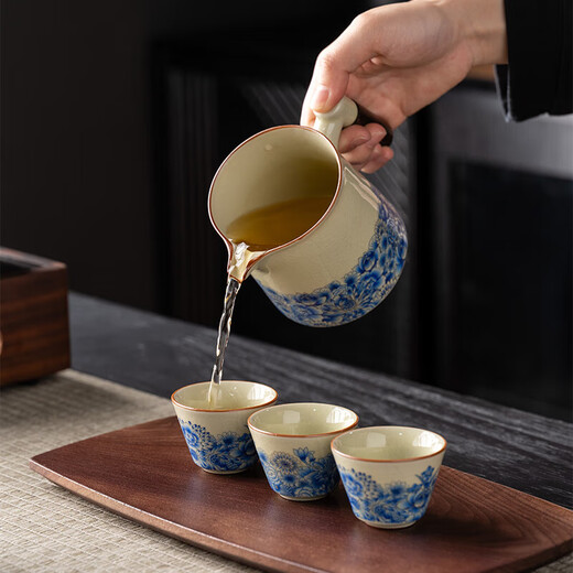 Travel tea set, one pot and three cups, Ru Kiln quick cup, convenient blue and white ceramic tea water separation for outdoor camping, Ru Kiln Huang Wanwen - Tianxiang wooden handle cup + 3 cups + black bag