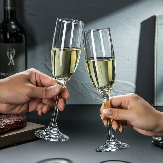 Red wine glasses 2 pieces for home use large red wine glasses European champagne glasses cocktail glasses lead-free glass high-end classic style red wine glasses - two pieces 350ml