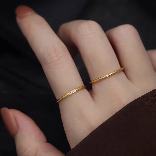 Non-fading ring for women, light luxury and high-end sense, 18K niche design, 2025 new popular plain ring, extremely thin ring - size 7 (suitable for 95-115 Jin Jin equals 0.5 kg)