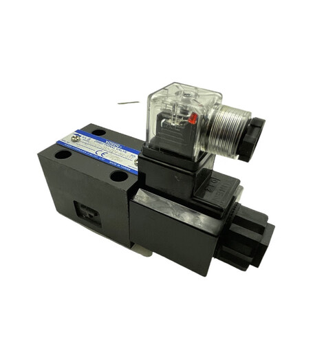 Taiwan Yuken Válvula solenoide de aceite científico DSG-01-3C2-D24/A240-N1-50 Válvula de reversión de solenoides eléctricos DSG013C2D24N15051T