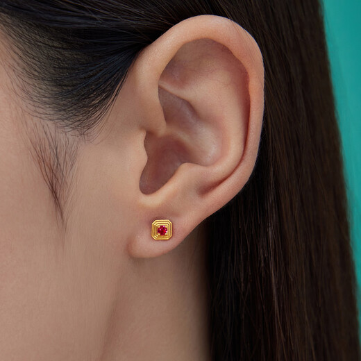 Lukfook Jewelry Gold Earrings Ruby Interesting Ripples of Light and Shadow Gold Pure Gold Earrings for Women Total Weight Approximately 1.26 Grams