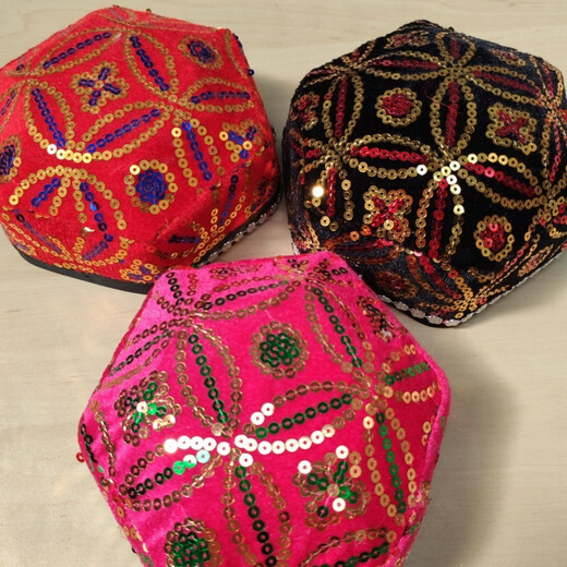 Gisailun Xinjiang hexagonal hat dance Uyghur national braid Uygur children hexagonal performance headdress hat adult red hat plus 12 pieces