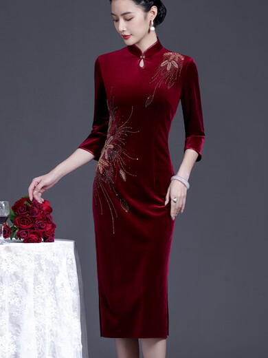 Homesee International Light Luxury High-End-Kleid 2025 Neues Sohn Hochzeit Mutter Kleid Zhong Laoxi Mutter Hochzeit Kleidung teure Wein Red Frühling und Herbststil Langes Cheongsam-Kleid M 90-100jin [Jin gleich 0,5 kg] Tragen