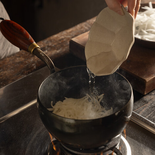 Tiewa Commune milk pot, baby food supplement pot, iron pot, uncoated Xueping small milk pot, non-stick pan, frying and cooking all in one, small milk pot 20cm