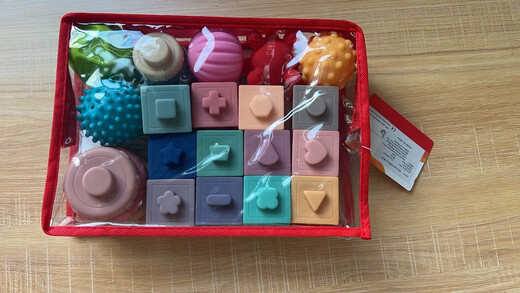 
Shantoulin Village baby soft glue building blocks early education toys grinding teeth can be bitten and boiled silicone large-grain building blocks to comfort others 1049 soft glue 6 color box pack