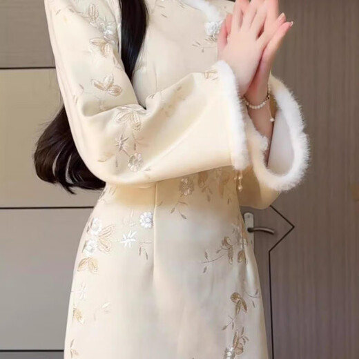 Pierre Cardin Matcha Mochi 2025 winter new improved cheongsam embroidered suede plus velvet fur collar women's style new Chinese style white petticoat M