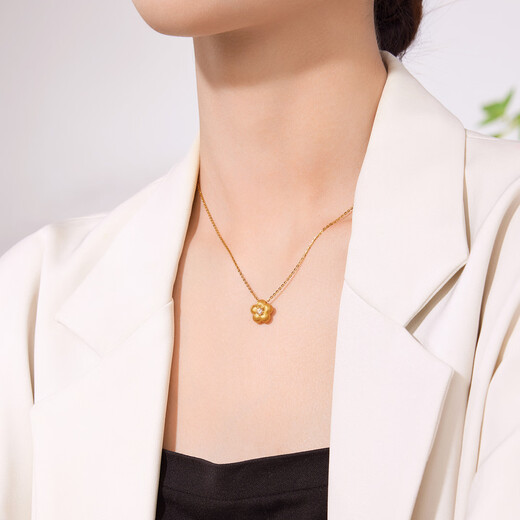 Century Yuan Camellia 18K gold pendant inlaid with moissanite Camellia necklace pendant is fashionable and elegant, a birthday gift for your girlfriend