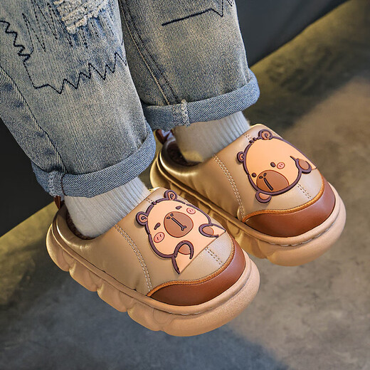 Kapibara children's cotton slippers for boys in autumn and winter 2025 new style for home and outdoor wear parent-child non-slip girls to keep warm Upgraded version of environmentally friendly material dark coffee (heel included) 12 34/35 size (shoe inner length 20CM suitable for feet 19