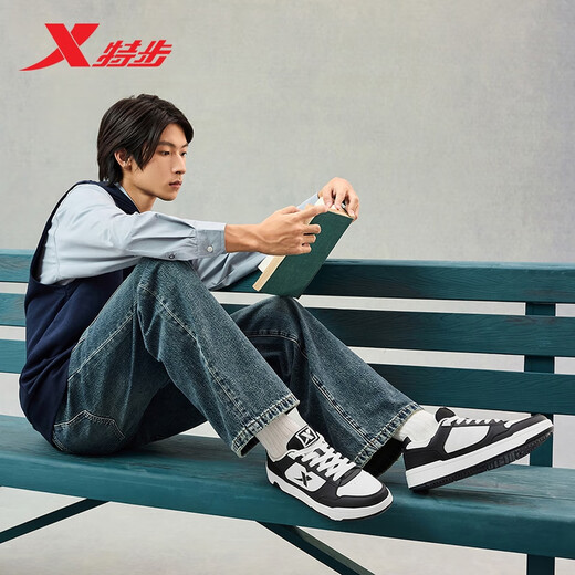 Xtep men's shoes, sneakers, board shoes, men's winter warm, non-slip, wear-resistant 2025 new white shoes, casual shoes for students