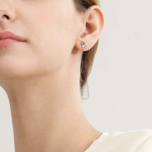 Chow Sang Sang Heart Wings Platinum Earrings Pt950 Platinum Heart Shaped Earrings for Women 35687E Pricing