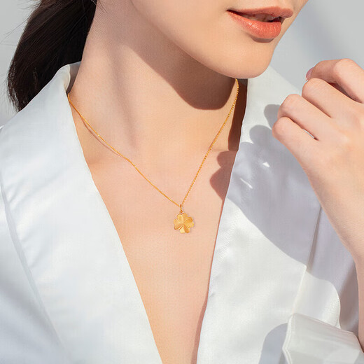 Chow Tai Fook Gold Necklace Women's Pure Gold Four Leaf Clover Pendant Birthday Valentine's Day Gift for Girlfriend Mom Wife Lover