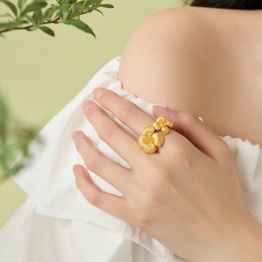 Chow Sang Sang Hydrangea Gold Ring Pure Gold Shengsheng Wedding Ring Three Gold 84306R Priced 17 circles - 10.33 grams (including labor cost 360 yuan)